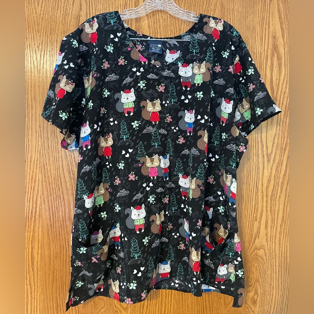 Zoe + Chloe squirrels scrub top size 2XL